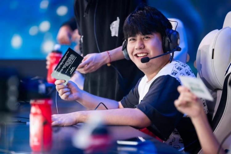 商讨提前续 商讨提前续