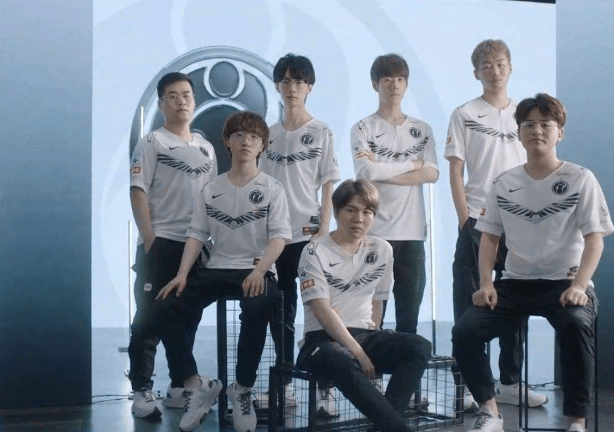 他无疑在自 他无疑在自