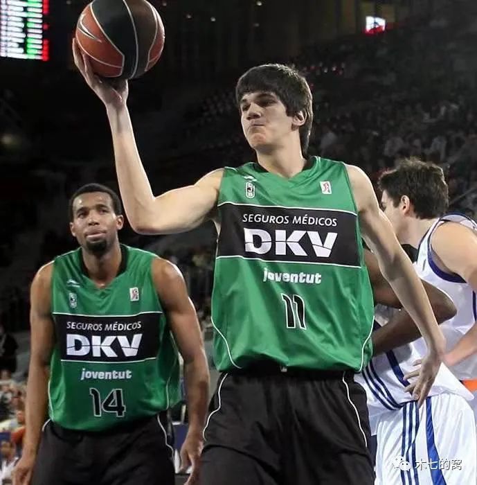 与他们背后 与他们背后